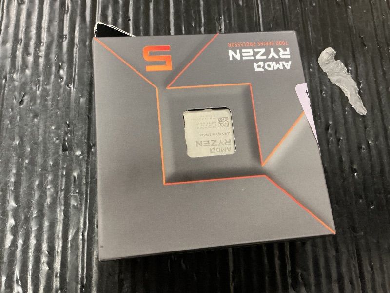 Photo 1 of AMD Ryzen 5 7600X 6-Core, 12-Thread Unlocked Desktop Processor