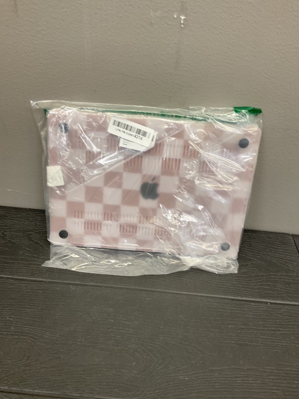 Photo 1 of BYCeKe Compatible with MacBook Pro 13 inch Case M2 2024, 2023, 2022-2016 A2338 M1 A2251 A2289 A2159 A1989 A1708 A1706, Checkered Textured Cream Plastic Hard Shell & Keyboard Cover, Checkerd Neutral