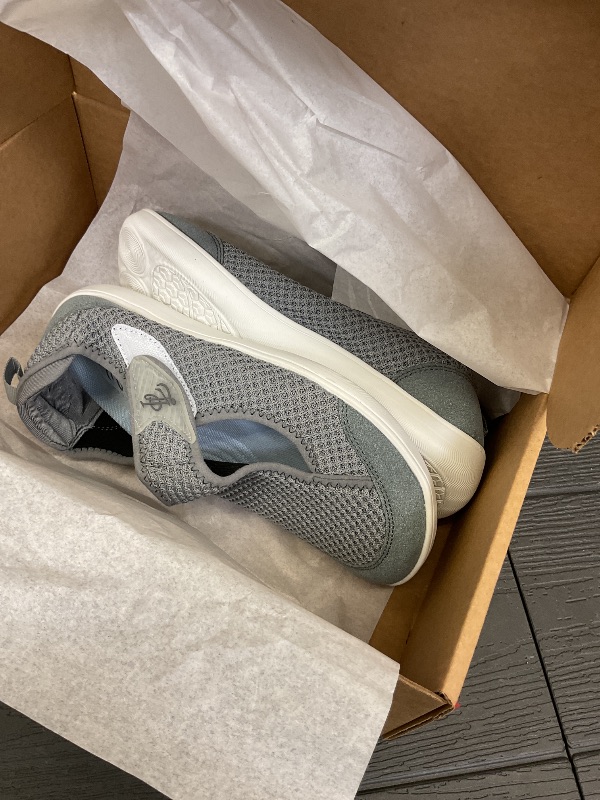 Photo 1 of LeIsfIt Womens Wide Toe Box Adjustable Diabetic Shoes Breathable Zero Drop Arthritis Edema Barefoot Shoes Grey Size 9