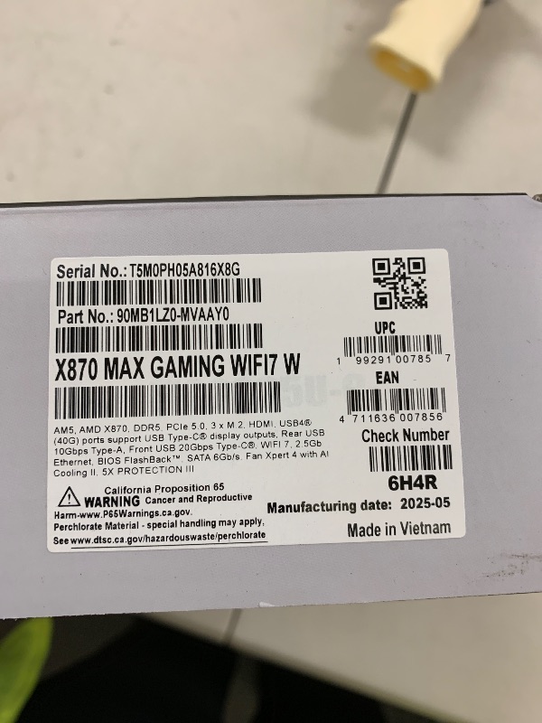 Photo 1 of ASUS X870 MAX GAMING WIFI7 W AMD AM5 ATX Motherboard, 8-layer White PCB, 12+2+1 80A DrMOS, DDR5, PCIe 5.0 x16 Q-Release, 3x M.2, Wi-Fi 7 Q-Antenna, USB4® Type-C®, 2.5Gb LAN, BIOS FlashBack™, Aura Sync