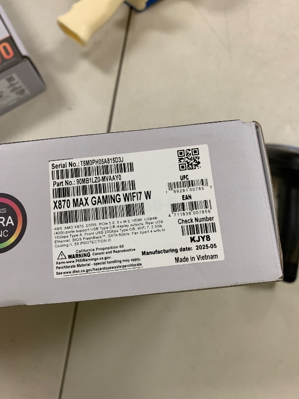 Photo 1 of ASUS X870 MAX GAMING WIFI7 W AMD AM5 ATX Motherboard, 8-layer White PCB, 12+2+1 80A DrMOS, DDR5, PCIe 5.0 x16 Q-Release, 3x M.2, Wi-Fi 7 Q-Antenna, USB4® Type-C®, 2.5Gb LAN, BIOS FlashBack™, Aura Sync