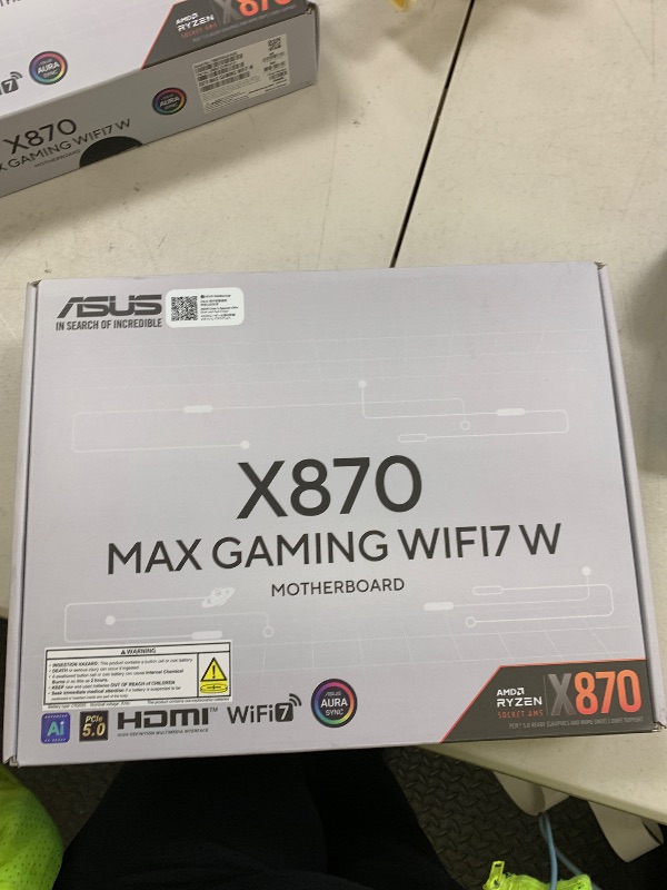 Photo 1 of ASUS X870 MAX GAMING WIFI7 W AMD AM5 ATX Motherboard, 8-layer White PCB, 12+2+1 80A DrMOS, DDR5, PCIe 5.0 x16 Q-Release, 3x M.2, Wi-Fi 7 Q-Antenna, USB4® Type-C®, 2.5Gb LAN, BIOS FlashBack™, Aura Sync