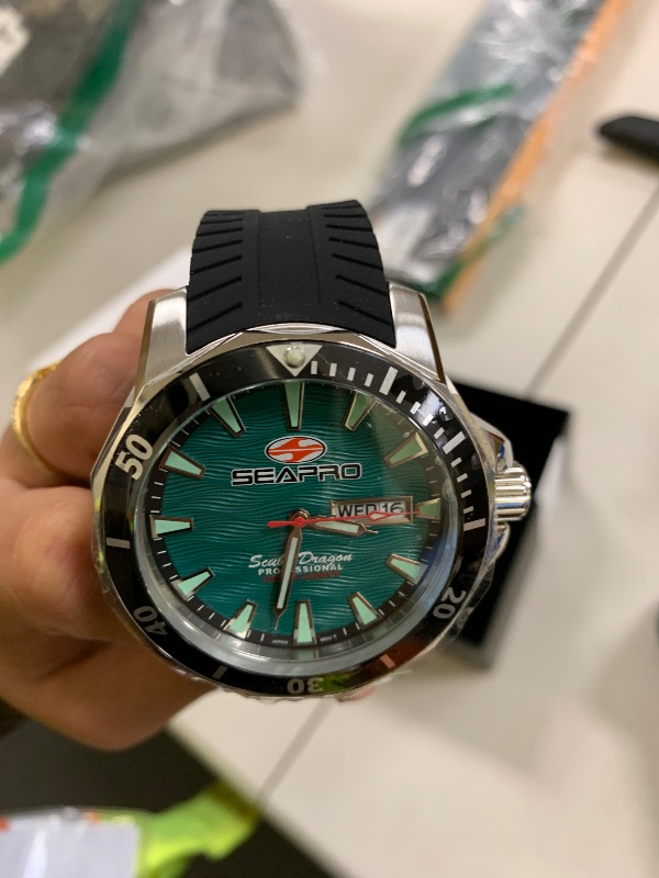 Photo 1 of Seapro Men's Scuba Dragon Diver Limited Edition 1000 Meters Green Dial Watch - SP8318