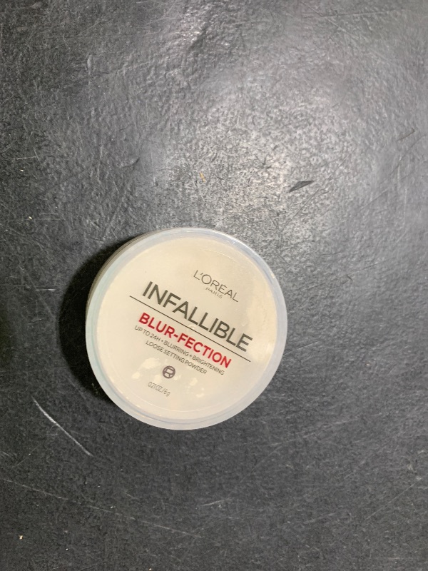 Photo 1 of L'Oreal Paris Infallible Blur-fection Longwear Loose Setting Powder, Blurring Face Powder With Up to 24HRs of Wear, Translucent Light, 1 Kit