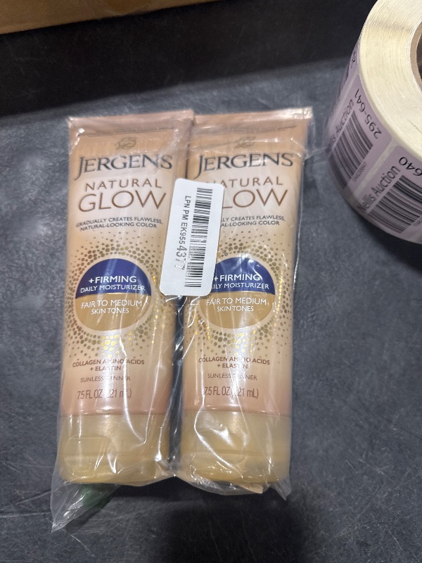Photo 1 of Jergens Natural Glow +Firming Self Tanner Body Lotion, Fair to Medium Skin Tone, Sunless Tanning Moisturizer with Collagen and Elastin. Helps to Visibly Reduce Cellulite, 7.5 Fl Oz (Pack of 2)