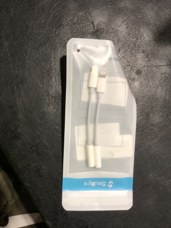 Photo 1 of Seulliya [Apple MFi Certified 2 Pack Lightning to 3.5 mm Headphone Jack Adapter, iPhone Aux Adapter Converter Dongle Audio Cable Compatible with iPhone 14 13 12 11 X XS 8 7