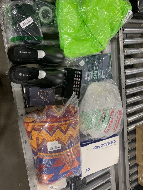 Photo 1 of BOXLOT BUNDLE OF GENERAL MERCHANDISE 