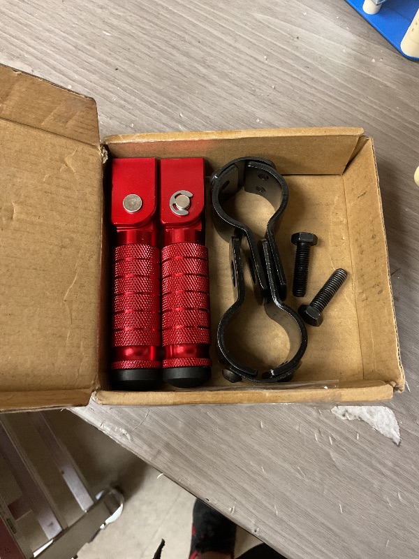 Photo 1 of XINGWU M8 Motorcycle Foot Pegs 90 Degree Foldable Footpegs CNC Anti-Skid Footrest Universal for Yamaha Honda Suzuki Aprilia Electric Car Motorbike Mini Bike Dirt Pit Bike Passenger Pedal (Red)