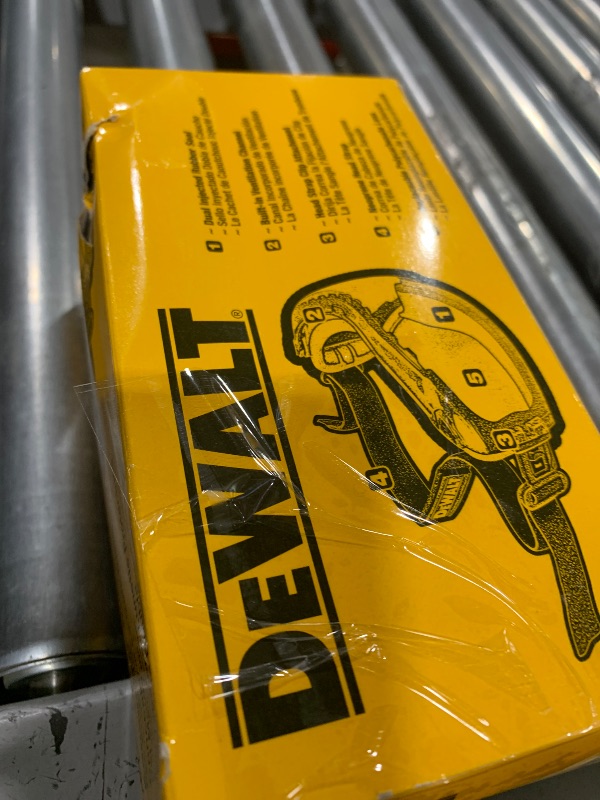 Photo 1 of DEWALT DPG82-11 Concealer Clear Anti-Fog Dual Mold Safety Goggle, Clear Lens, 1 Pair