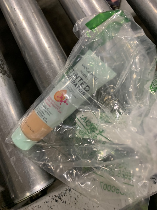 Photo 1 of wet n wild Bare Focus Tinted Hydrator Tinted Skin Veil, Lightweight Buildable Coverage with Hyaluronic Acid & Vegan Squalane, Semi-Matte Finish, Cruelty-Free - Medium Tan