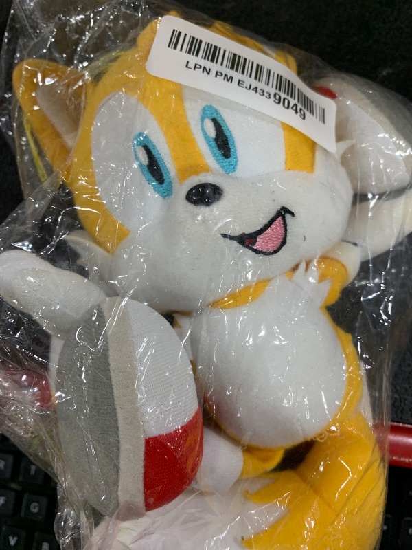 Photo 1 of Great Eastern Entertainment Sonic The Hedgehog- Tails Holding Its Tail Plush 9" H