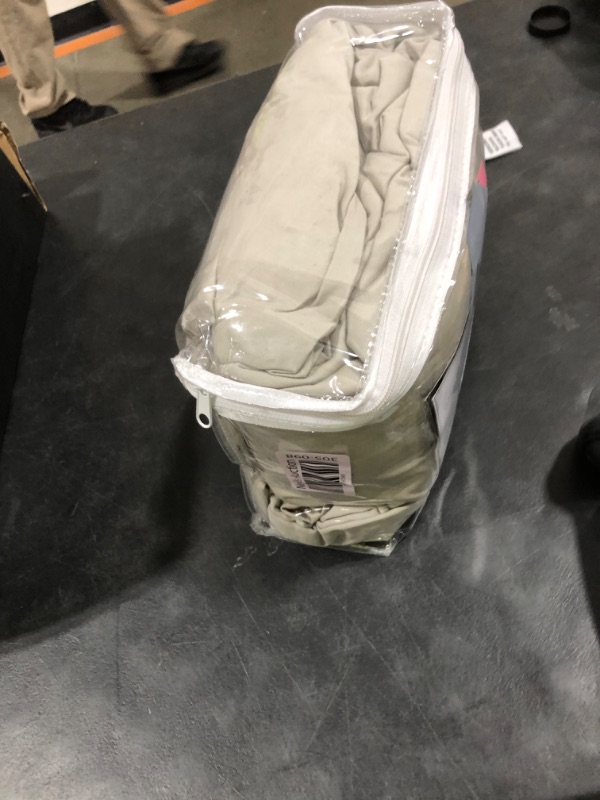 Photo 1 of Mayfair Linen King/California King Duvet Cover, 600 Thread Count Sateen 3Pc Egyptian Cotton Duvet Cover Set, 100% Pure Cotton Comforter Cover, 2 Pillow Shams, Zipper Closure, 7 Corner Ties - (Silver)