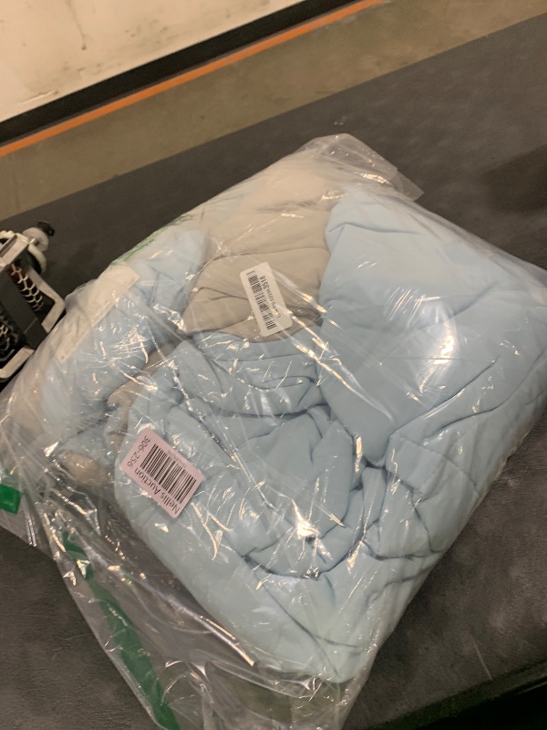 Photo 1 of HOMFINE Cooling Comforter Japanese Double-Sided Cold Tech Fabric Cooling Blanket for Night Sweats Hot Sleepers, Q-Max 0.45 Soft Breathable Silky Smooth Lightweight Blue Summer Comforter Twin