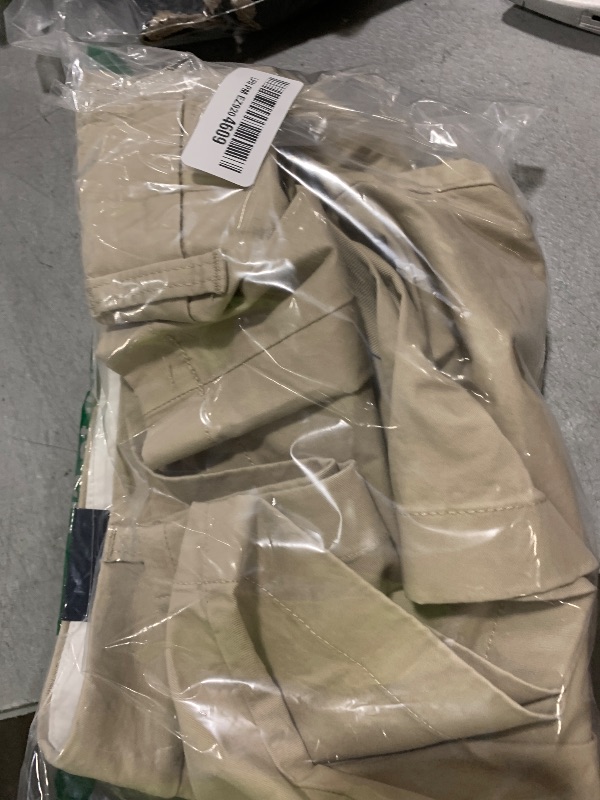 Photo 1 of J.Crew Mercantile Women's 9" Frankie Bermuda Chino Short (6, Light Khaki NA5947)