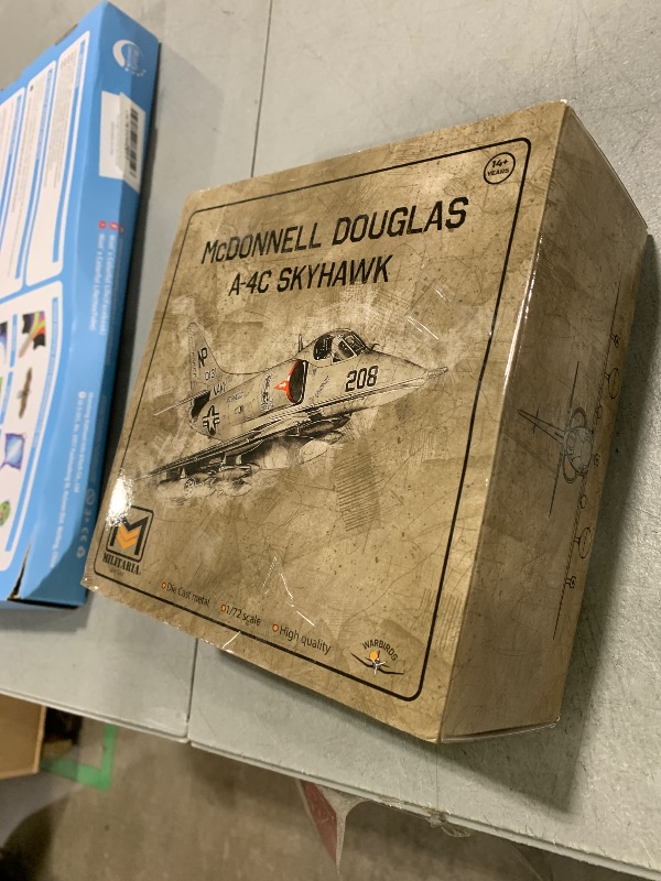 Photo 1 of 1:72 Scale Mcdonnell Douglas A-4C Skyhawk - Militaria Diecast by Motorcity Classics