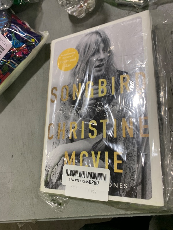Photo 1 of Songbird: An Intimate Biography of Christine McVie