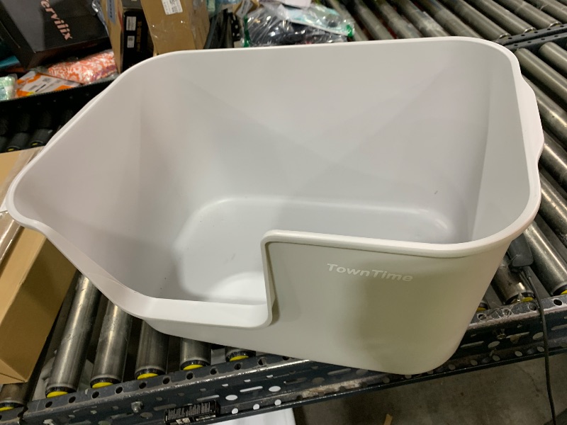Photo 1 of TownTime Extra Large Kitty Litter Box with High Sides, Anti-Splashing, Tool-Free Assembly, Multi Cat, Jumbo (Grey) 24.60" L x 16.92" W x 12.99" H