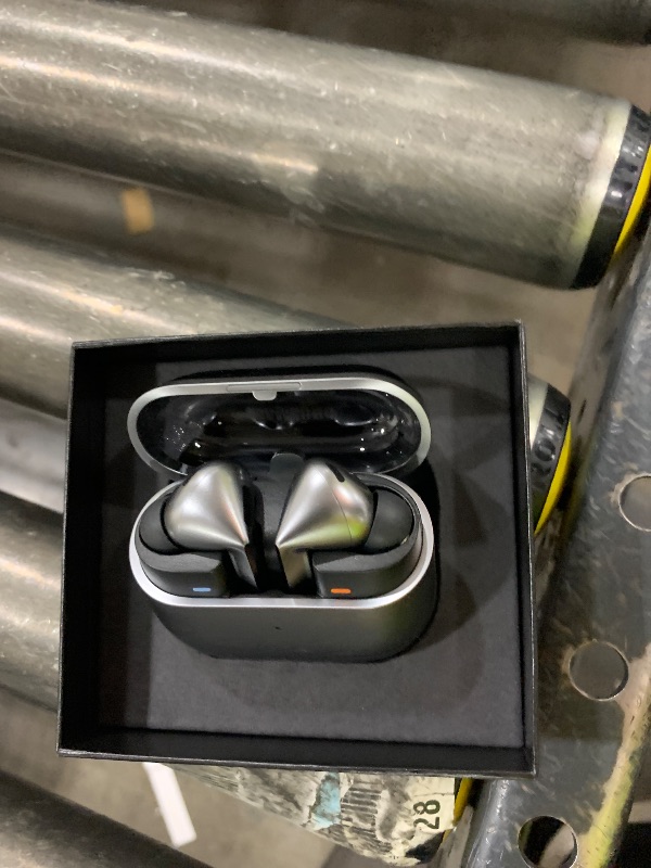 Photo 1 of Samsung Galaxy Buds 3 Pro AI True Wireless Bluetooth Earbuds, Noise Cancelling, Sound Optimization, Redesigned Comfort Fit, Silver [US Version, Amazon Exclusive, 2Yr Warranty]