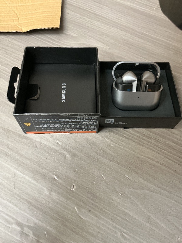 Photo 1 of Samsung Galaxy Buds 3 Pro AI True Wireless Bluetooth Earbuds, Noise Cancelling, Sound Optimization, Redesigned Comfort Fit, Silver [US Version, Amazon Exclusive, 2Yr Warranty]