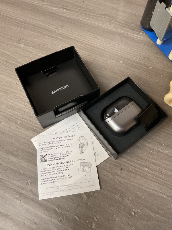 Photo 1 of SEE NOTES PICTURES…..Samsung Galaxy Buds 3 Pro AI True Wireless Bluetooth Earbuds, Noise Cancelling, Sound Optimization, Redesigned Comfort Fit, Silver [US Version, Amazon Exclusive, 2Yr Warranty]
