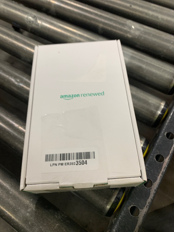 Photo 1 of Apple Watch Series 8 (GPS, 45MM) - Starlight Aluminum Case with Starlight Sport Band (Renewed Premium)