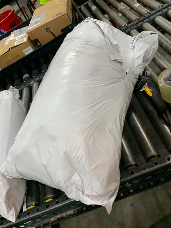Photo 1 of Globon Goose Down Comforter King Size,800 Fill Power Luxury Duvet Insert for All Season,400 Thread Count Ultra Soft Noiseless Shell, Medium Weight with 8 Corner Tabs, White