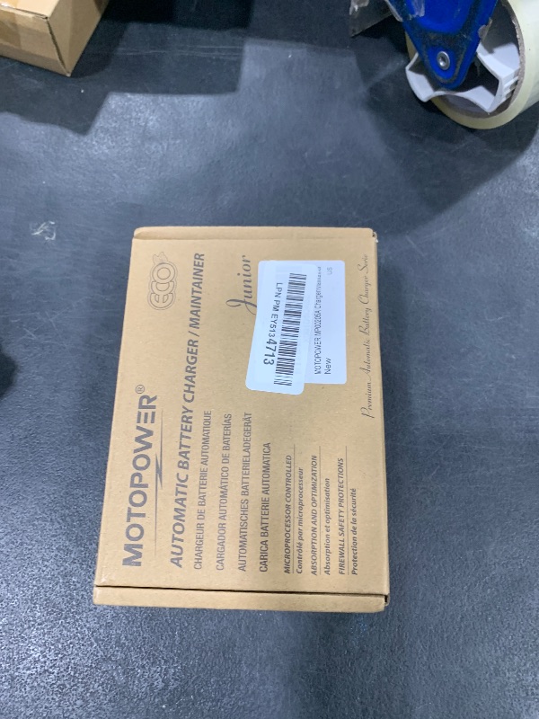 Photo 1 of MOTOPOWER MP00205A 12V 800mA Automatic Battery Charger, Maintainer, Trickle and Desulfator