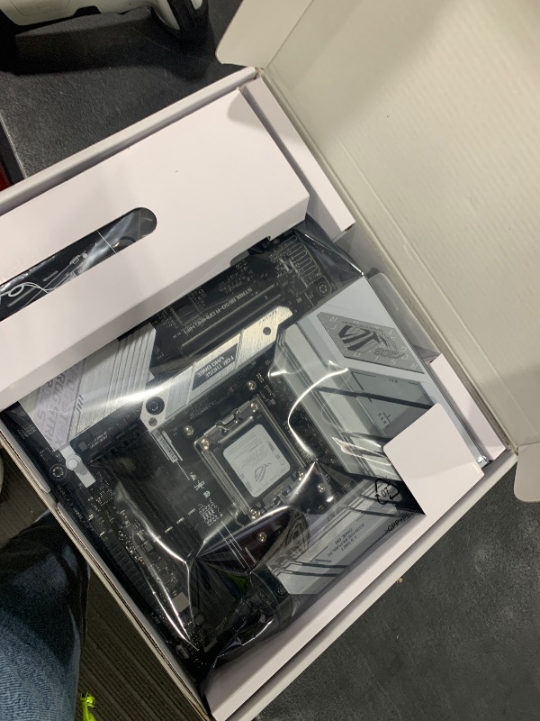 Photo 1 of ASUS ROG Strix B650-A Gaming WiFi 6E AM5 (LGA1718) Ryzen 7000 Motherboard(12+2 Power Stages,DDR5,3xM.2 Slots,PCIe® 4.0, 2.5G LAN,WiFi 6E,USB 3.2 Gen 2x2 Type-C® Port)
