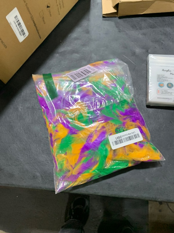 Photo 1 of COLOR FEATHERS 