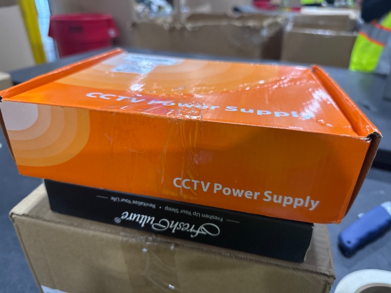 Photo 1 of AOMUCH 9 Output Channel CCTV Glass Fuse Distributed Power Supply Box for Security Camera DC 12V 10A w/Key Lock