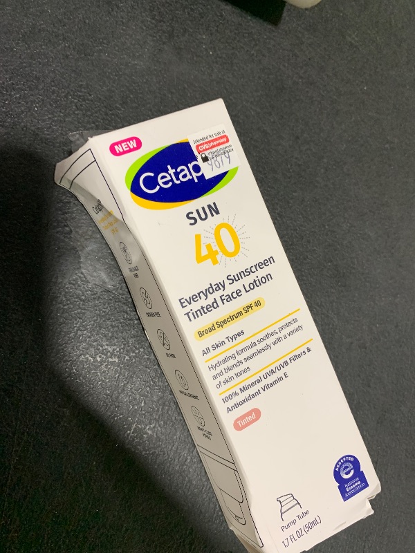 Photo 1 of CETAPHIL Everyday Sunscreen Tinted Lotion for Face, 1.7 fl oz, 100% UVA/UVB Mineral Sunscreen: Titanium Dioxide & Zinc Oxide, SPF 40, For Sensitive Skin