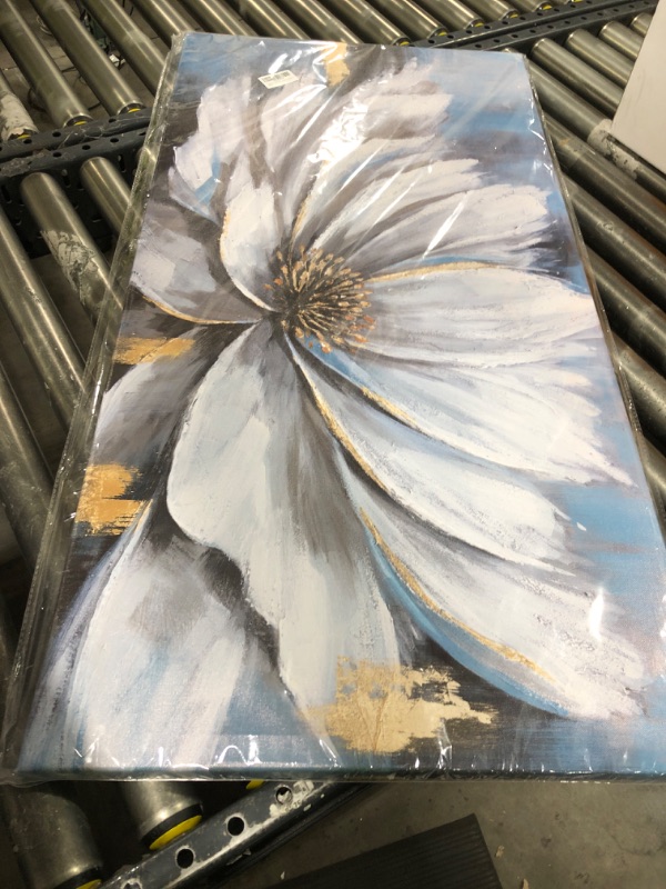 Photo 1 of Yuaxker Flower Wall Art White and Gold Floral Canvas Painting Modern Art Wall Decor Botanical Artwork for Living Room Bedroom Dining Room Office Home Decor 20x40 inch