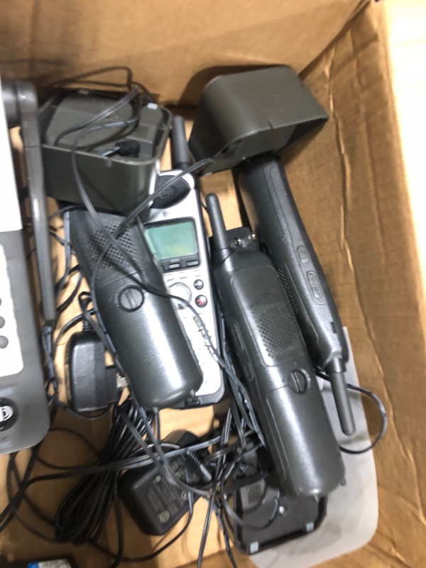 Photo 1 of AT&T SB67118 / SB67138 SynJ 4-Line Extendable Range Corded-Cordless + (3) SB67108 Cordless Handsets