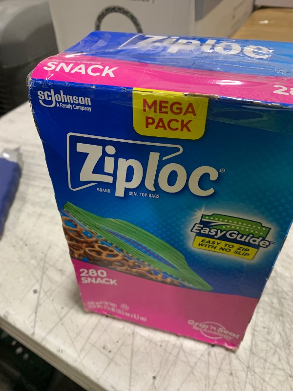 Photo 1 of Ziploc Snack Bags for On the Go Freshness, Grip 'n Seal Technology for Easier Grip, Open, and Close, 280 Count