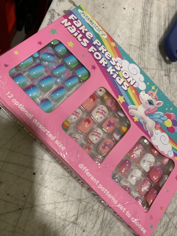 Photo 1 of 144 Pieces 6 Pack Kids Press on Nails Artificial Fake Nails for Kids Girls Pre Glue Full Cover Short Acrylic False Nail Tips Art Kits Gifts for Girls Nail Art Decoration (Dreamy Pattern2)