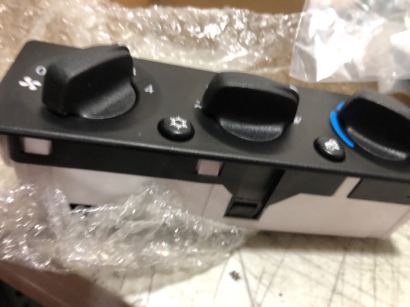 Photo 1 of Q21-6119 HV/AC Control Module 1.9M Control Cab, AC Heater Climate Control Module Replacement for Peterbilt Trucks 337 348 389, Temperature Control Panel Q216119