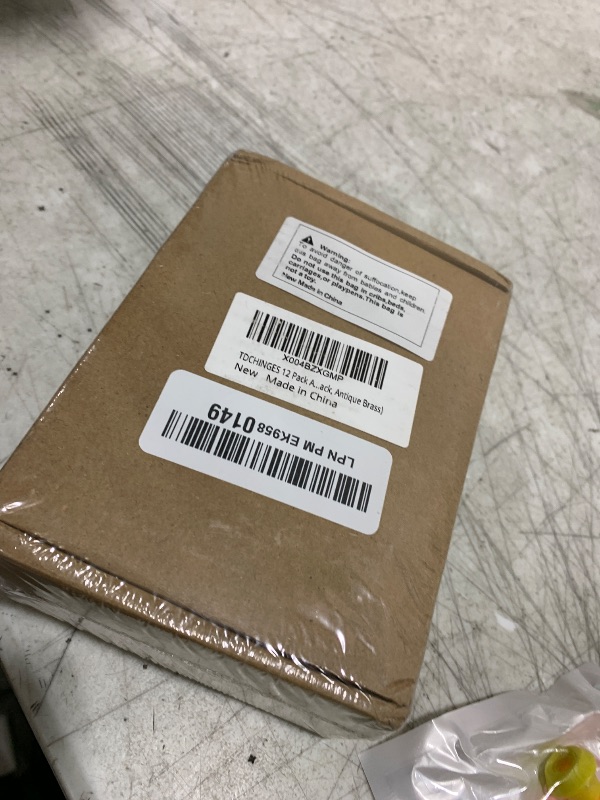 Photo 1 of 12 Pack Antique Brass Door Hinges 3.5 Inch Interior 3 1/2" Round 5/8" Radius Heavy Duty Metal Hardware Kit 3 ½" 5/8" Radius Flat Hinge for Bifold Doors Decorate Master Bedroom Storage Room