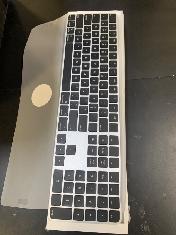 Photo 1 of Magic Keyboard with Touch ID and Numeric Keypad for Mac Models with Apple Silicon - US English - Black Keys (cable missing) 