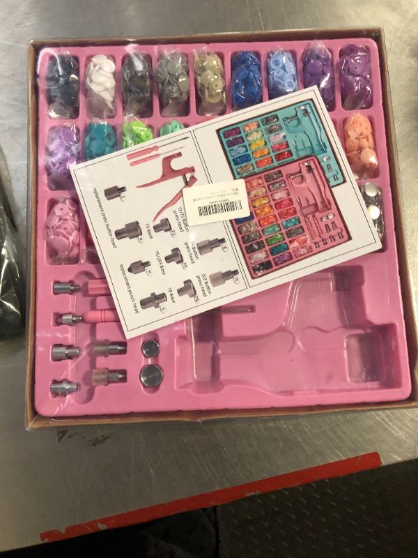 Photo 1 of *MISSING MAIN TOOL* LYNDA Plastic and Metal Snap Buttons with Snaps Pliers Set,300 Sets Plastic and Metal Snap Buttons for Sewing and Crafting (Pink)