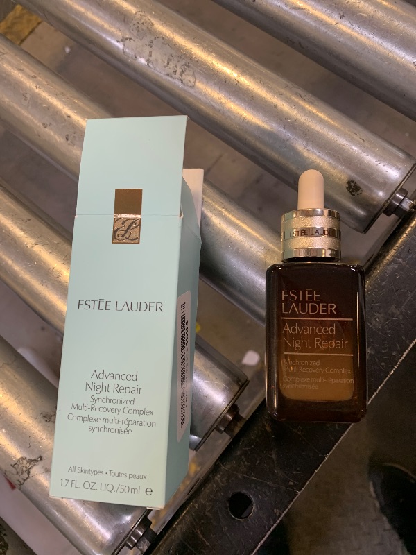 Photo 1 of Estée Lauder Advanced Night Repair Face Serum Synchronized Multi-Recovery Complex with Hyaluronic Acid & Peptides| Anti Aging & Hydrating, 1.7 Fl Oz