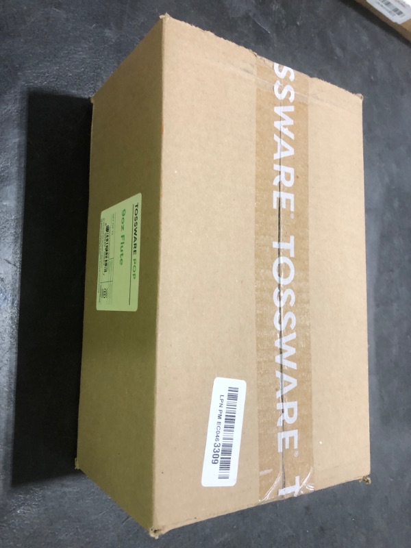 Photo 1 of TOSSWARE POP 9oz Flute, Premium Quality, Recyclable, Unbreakable & Crystal Clear Plastic Champagne Glasses,Flute , 12 Count (Pack of 1)