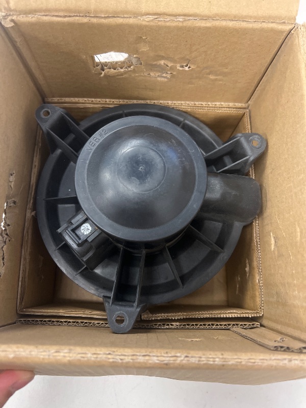 Photo 1 of HVAC Blower Motor with Fan Cage (fits w/Custom Center Console) Replaces 700101 Fit for Chevrolet Silverado/GMC Sierra 2003-2007| Fit for Hummer H2 03-07 | 3 Bolt Mount Style