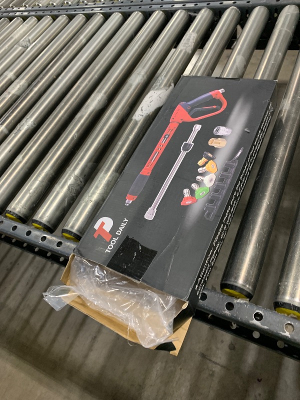 Photo 1 of Tool Daily Deluxe Pressure Washer Gun, with Replacement Wand Extension, 5 Nozzle Tips, M22 Fitting, 40 Inch, 5000 PSI