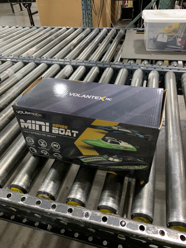 Photo 1 of VOLANTEXRC Remote Control Boats for Pools and Lakes 20+MPH AtomicXS High Speed RC Boat 