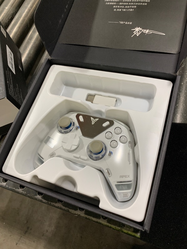 Photo 1 of FLYDIGI APEX 4 Wireless PC Controller Forceflex Joystick Forceadapt Trigger 1000Hz Report Rate Full-Color LCD Display 