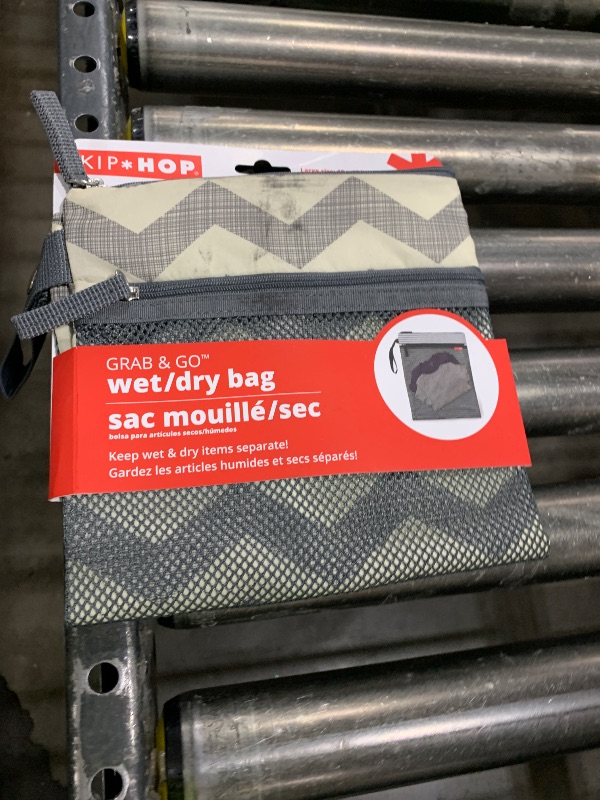 Photo 1 of Skip Hop Wet Dry Bag, Grab & Go, Chevron
