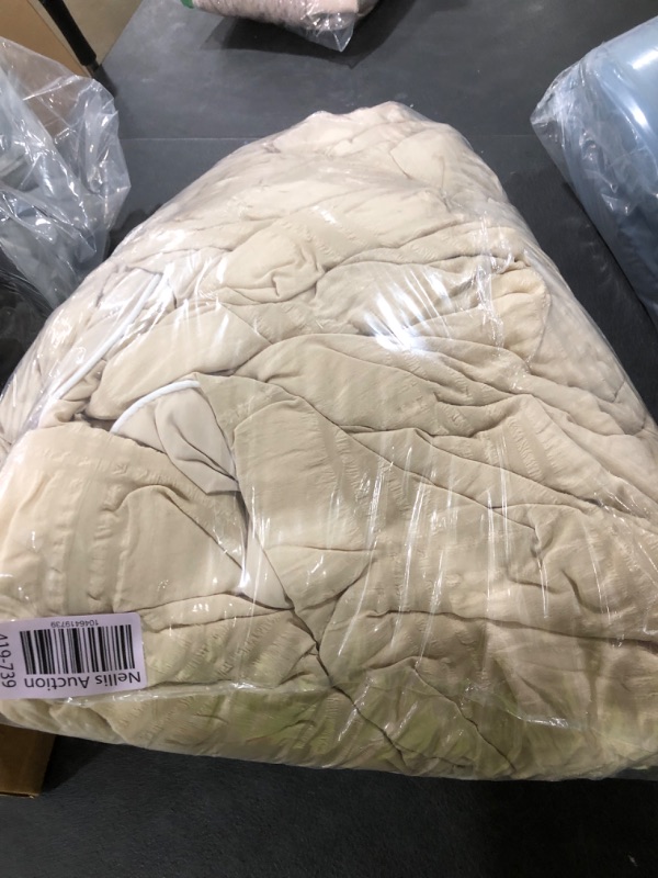 Photo 1 of Cozy Bliss Cooling Comforter Seersucker Plaid King, Q-Max 0.4 Reversible Lightweight Cooling Blanket, Breathable Silk Smooth Summer Bedding Quilt for Hot Sleepers Night Sweats Khaki