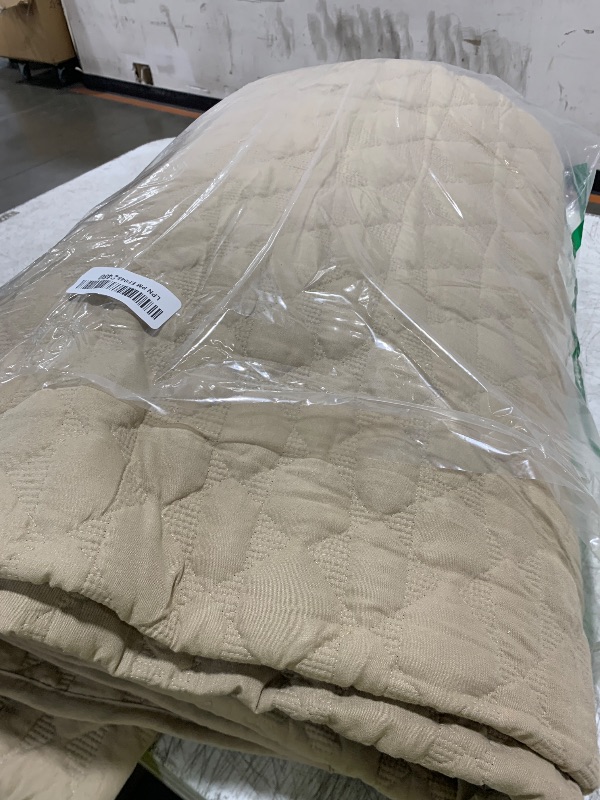 Photo 1 of Beige Quilt King Size Bedding Sets with Pillow Shams, Lightweight Soft Bedspread Coverlet, Quilted Blanket Thin Comforter Bed Cover, All Season Summer Spring, Tan Cream, 3 Pieces, 104x90 inches
