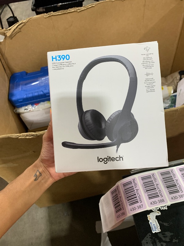 Photo 1 of Logitech H390 Wired Headset for PC/Laptop, Stereo Headphones with Noise Cancelling Microphone, USB-A, In-Line Controls, Works with Chromebook