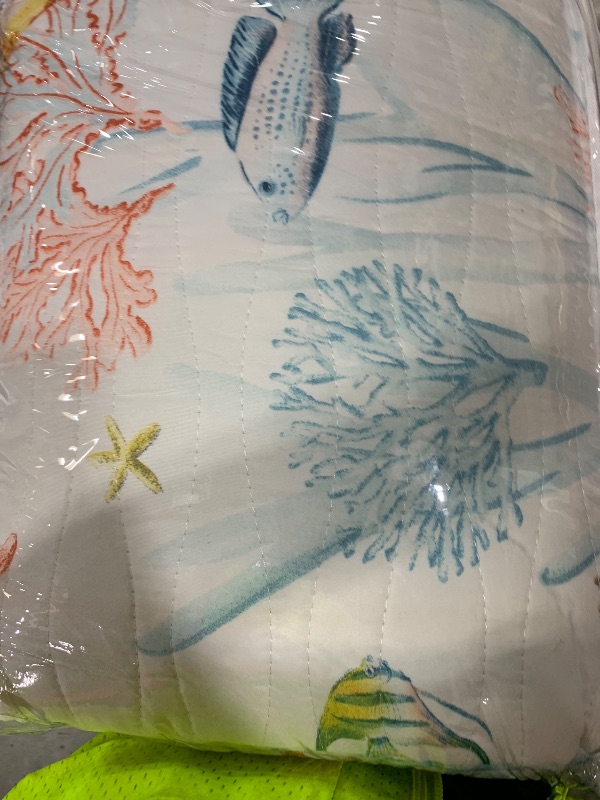 Photo 1 of Floral Quilt Set Full/Queen Size,Burnt Orange Bedspread Queen Botanical 3 Pieces Cute Quilts Microfiber Lightweight Flower Coverlet Sets Soft Reversible White Bedding Set for Spring Summer( 96"x90")